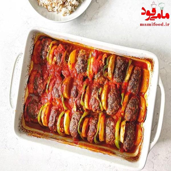 کافتا بی باندورا در سس گوجه فرنگی