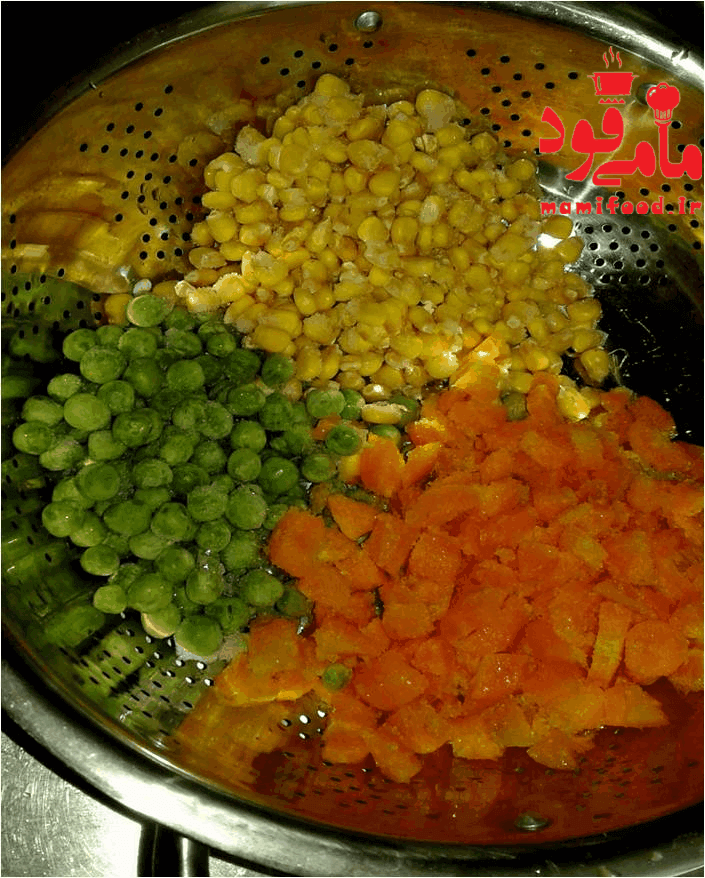 پلوی مخلوط با سبزیجات و مرغ