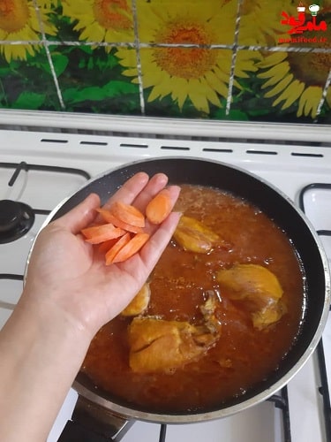 خورشت هویج و مرغ