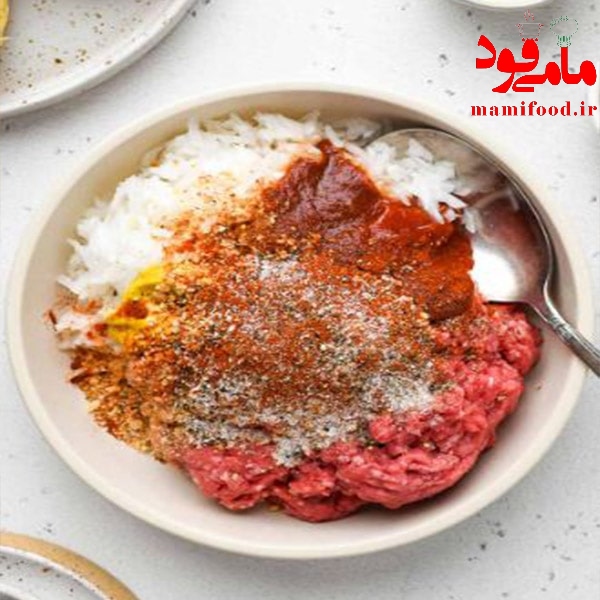 همبرگر خانگی با سالاد