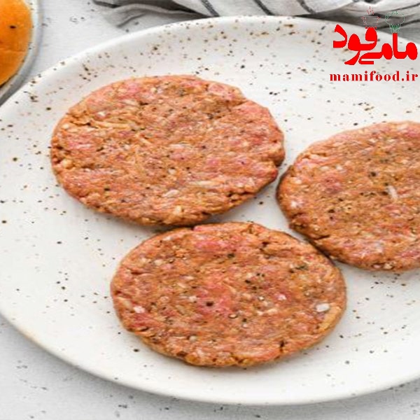 همبرگر خانگی با سالاد